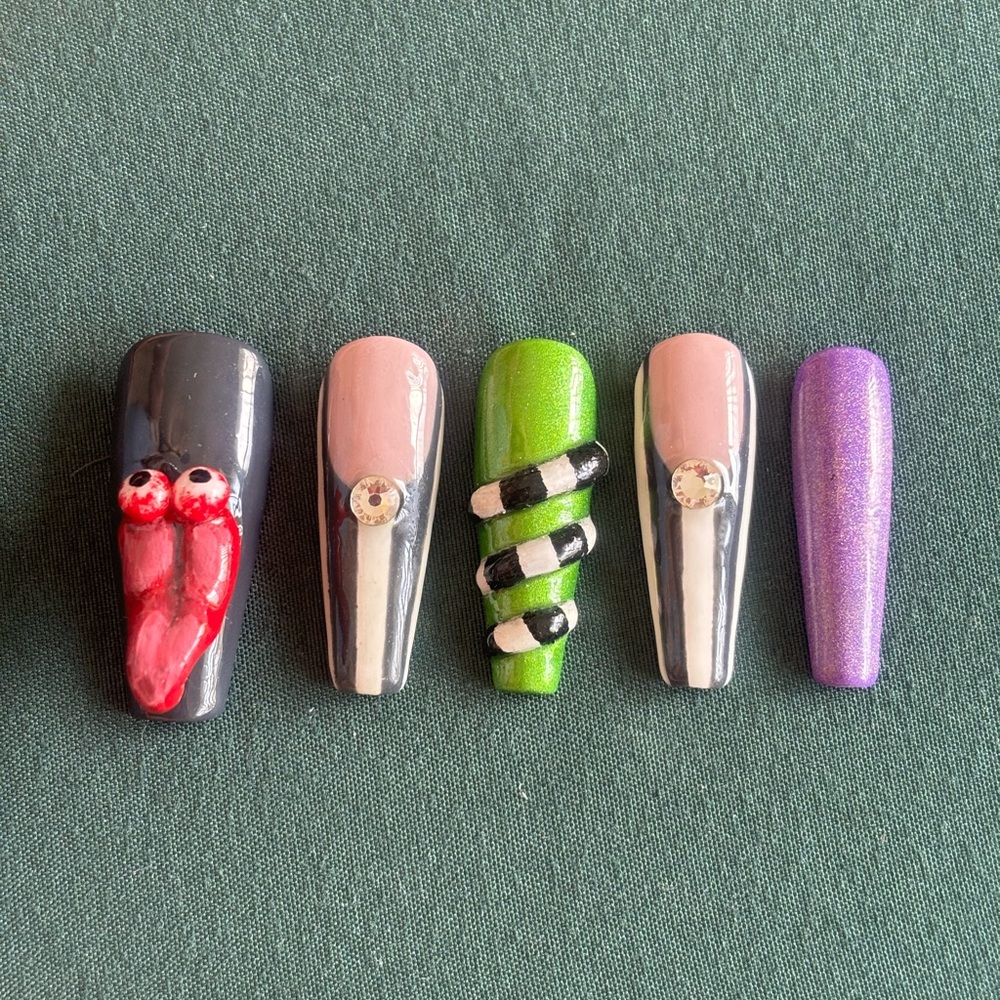 Beetlejuice press on nails, beetlejuice costume, coffin nails, hallloween, nails
